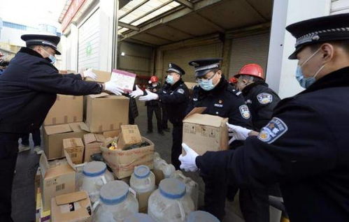 現(xiàn)場 北京警方集中銷毀1.9萬余瓶假酒 2.2萬余盒假藥